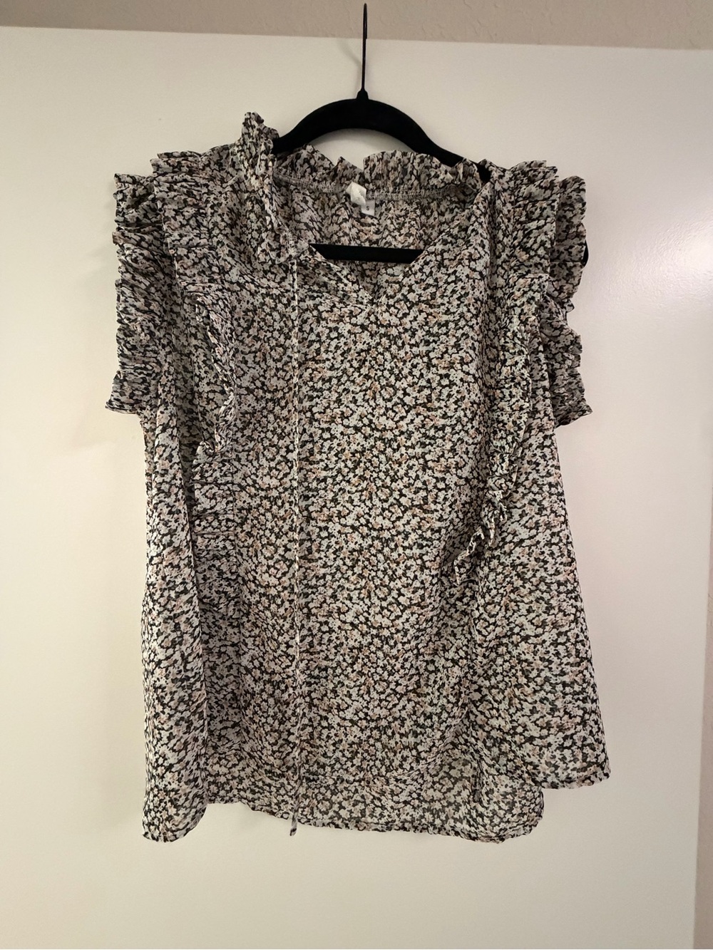 Elan - Floral Ruffle Short-Sleeve Blouse - White/Black